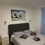 & - Marina Apartman Ploče