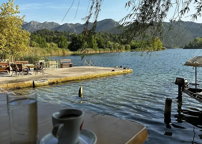 & - Marina Apartamento *