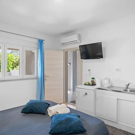 & - Marina Apartment *