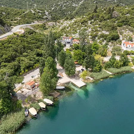 & - Marina Apartment
